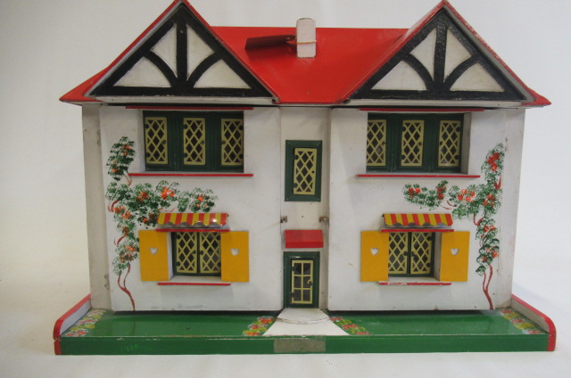 A Geebee dolls house Image