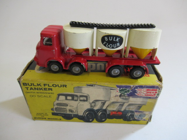 Budgie Models Bulk Flour Tanker Image