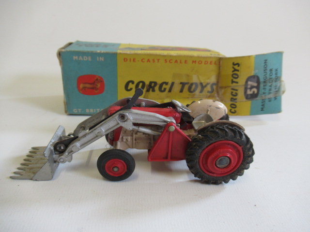 Corgi 57 Massey Ferguson Tractor with fork box AF Image