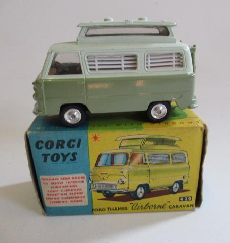 Corgi 420 Ford Thames Airborne Caravan Image