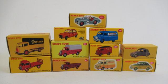 Atlas Editions Dinky vehicles comprising 111 Triumph TR2 Image