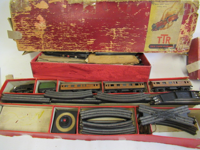 Playworn Trix-Twin trains including L.N.E.R. coaches Image