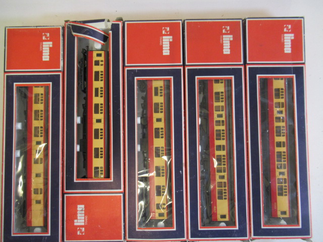 Five Lima B.R. red/cream coaches Image