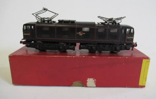 Trix Twin E.M.I. electric locomotive finished in black and lined red Image