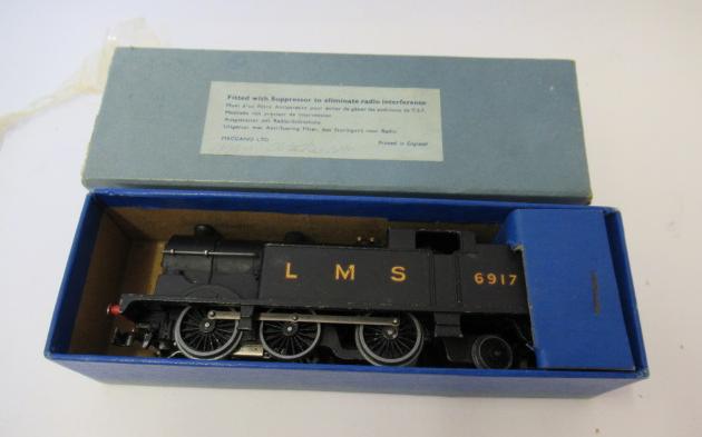 Hornby Dublo three rail 0-6-2 L.M.S. tank 6917 Image