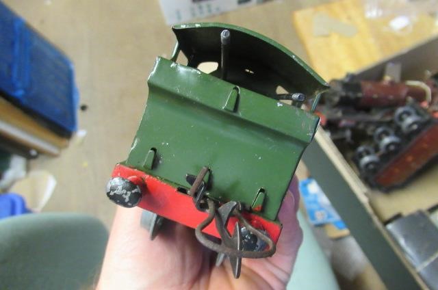 Hornby Train clockwork 0-4-0 tank finished in G.W.R. green Image