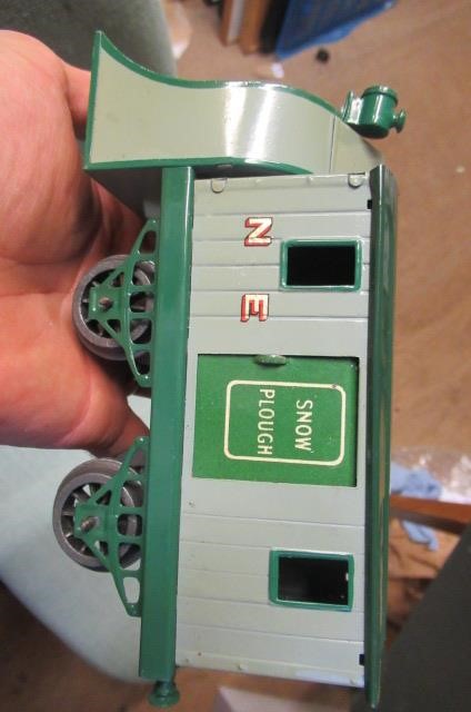 Hornby Train clockwork 0-4-0 tank finished in G.W.R. green Image