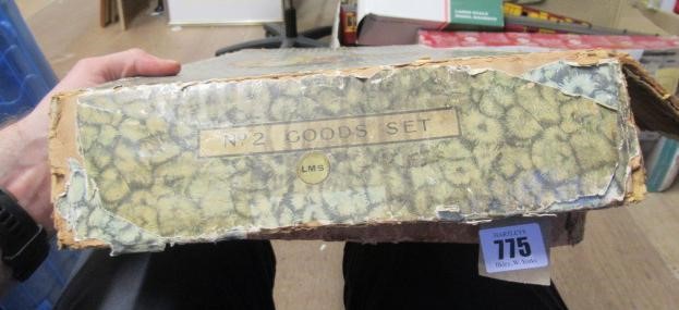 Hornby N1 S.R. Goods Set with clockwork 4-4-4 locomotive Image