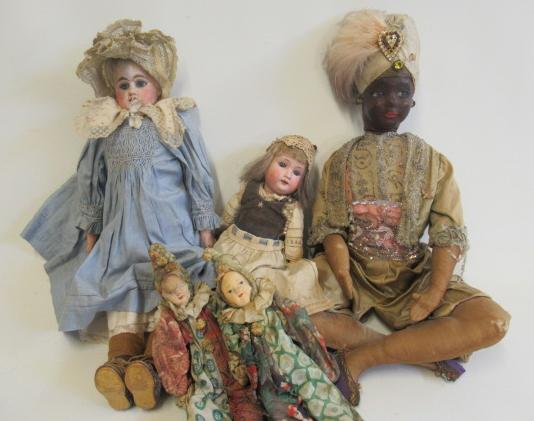 Five dolls Image
