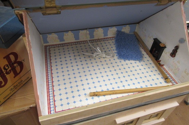 A large Georgian style doll's house Image