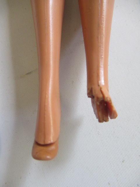 A collection of Barbie & Sindy dolls Image