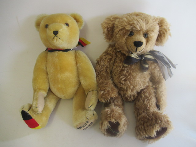 Two collectors teddies comprising a Shirden teddy with grey glass eyes Image