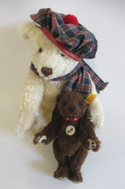 Four Steiff collector's teddies Image