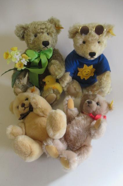 Four Steiff collector's teddies Image
