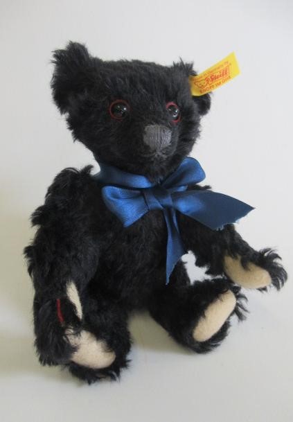 A Steiff Othello bear Image