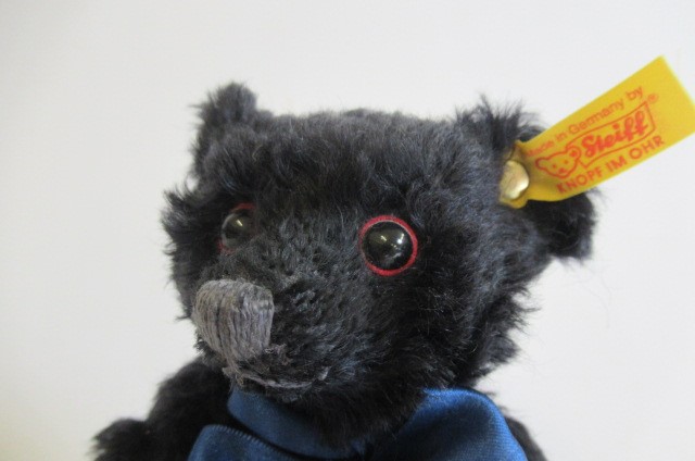 A Steiff Othello bear Image