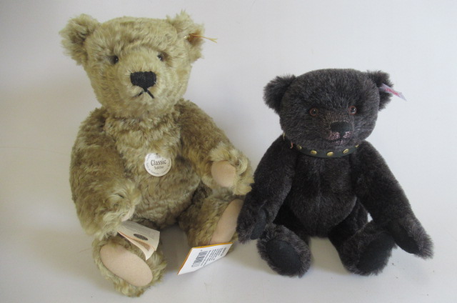 Two boxed Steiff bears Image
