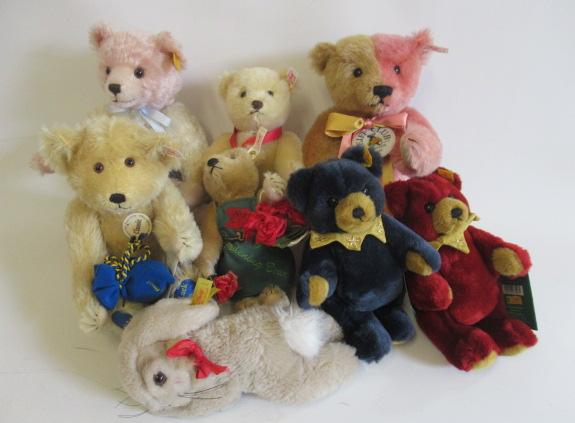 Six Steiff collector's teddy bears Image