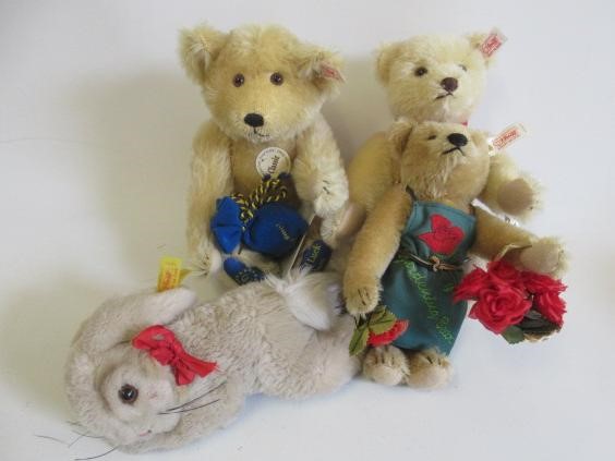 Six Steiff collector's teddy bears Image