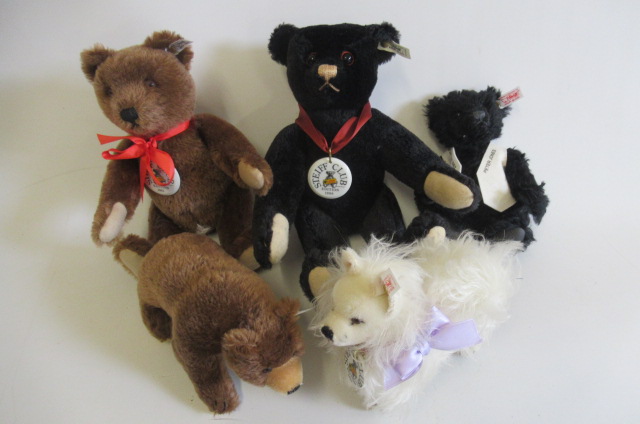 Five Steiff Club Bears Image