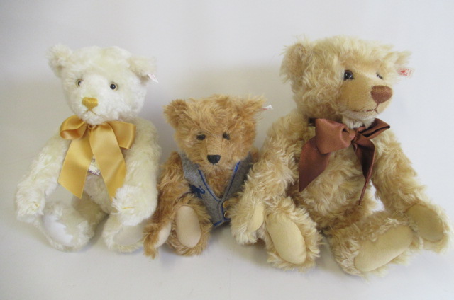 Three Steiff collector's bears Image