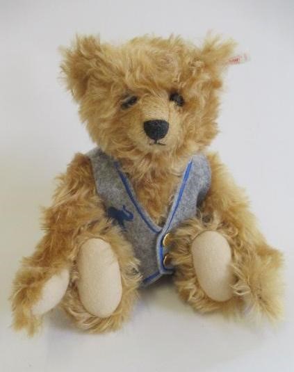 Three Steiff collector's bears Image