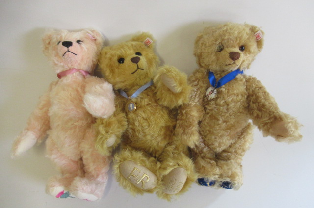 Three boxed Steiff Royal edition teddy bears Image