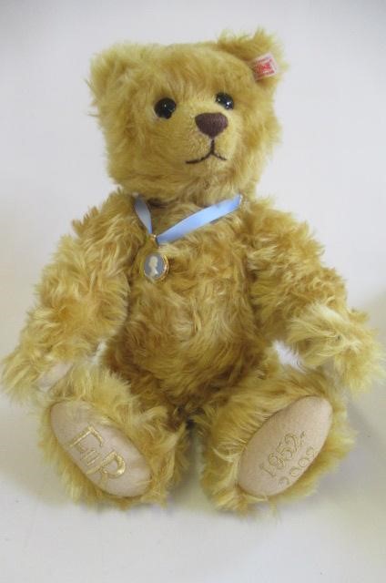 Three boxed Steiff Royal edition teddy bears Image