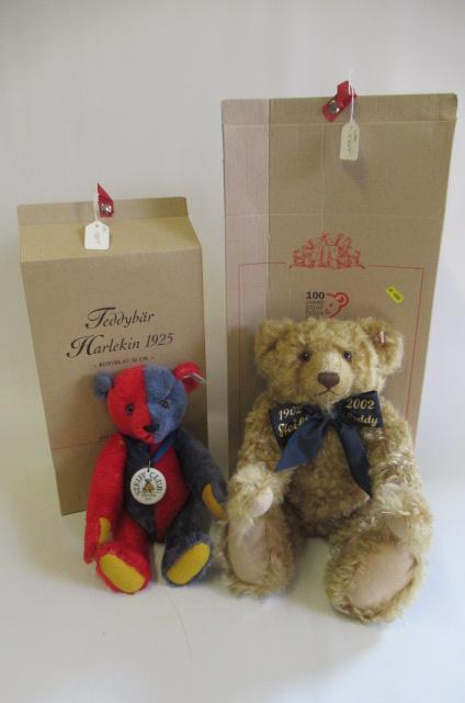 Two boxed Steiff bears Image
