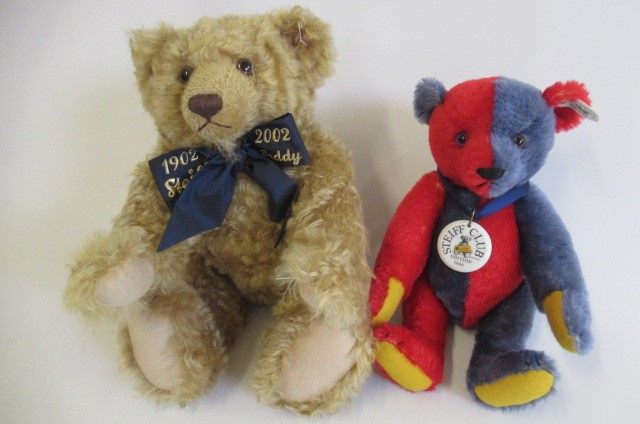 Two boxed Steiff bears Image
