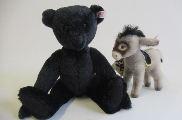 Two boxed Steiff items Image