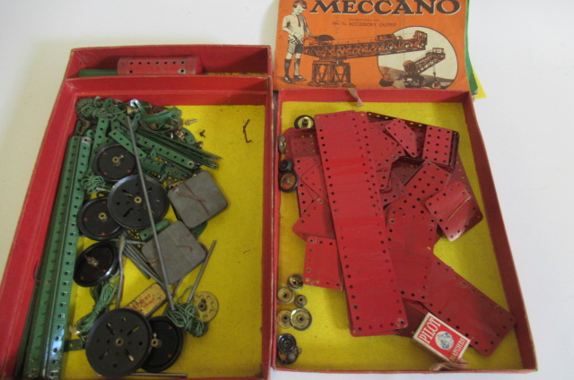 Playworn red and green Meccano comprising plates Image