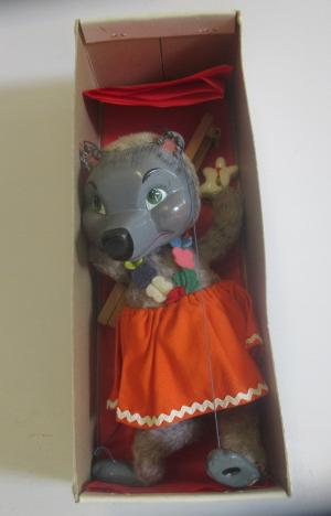 Pelham puppets Mother Bear Image