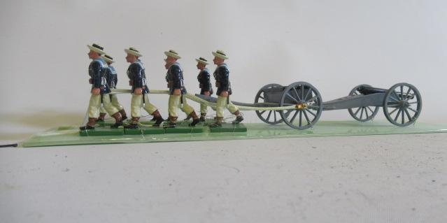 Britains late issue Navy Gun Party with eight sailors Image