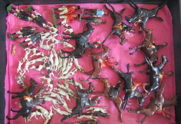 Britains hunt figures including riders Image