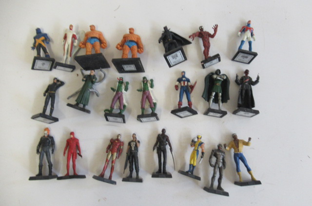 Twenty two Eaglemoss 90mm cast Super Hero figures afixed to stands Image