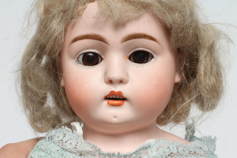 A possibly Kestner shoulder head doll Image