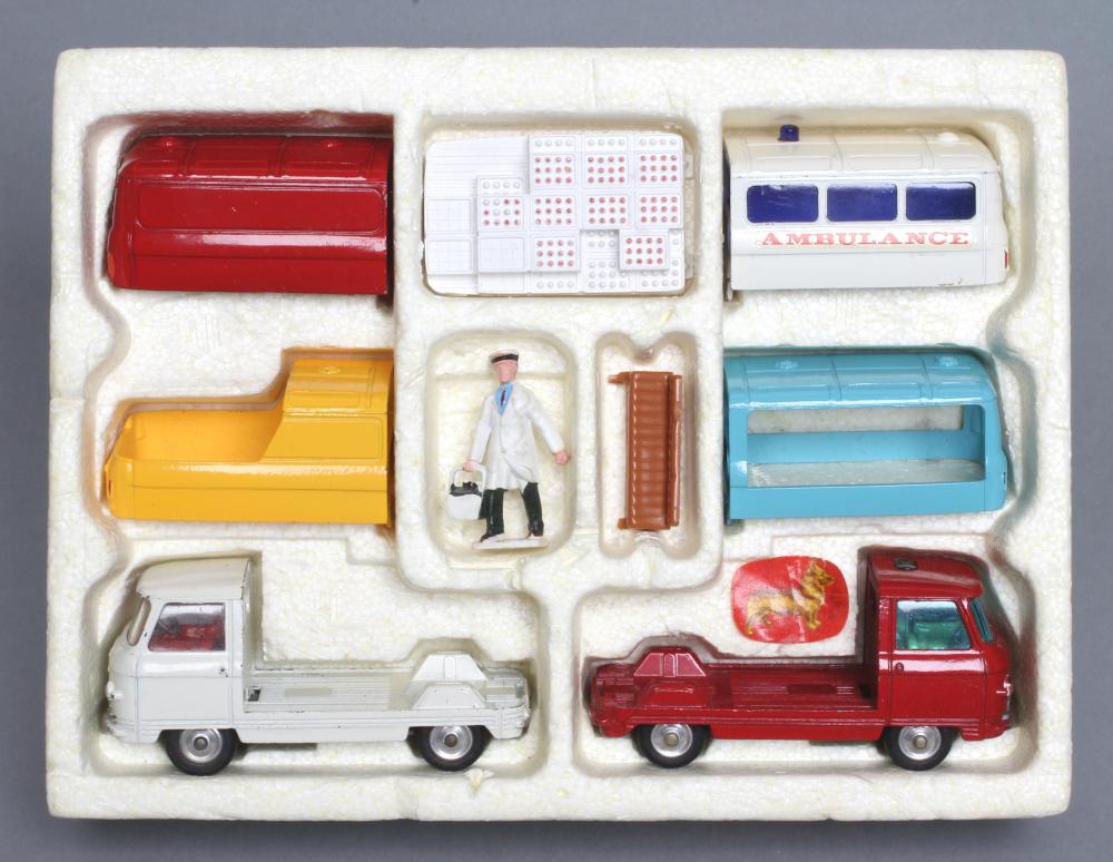 GS24 Constructor Set with Commer Van and interchangeable bodies Image
