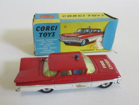 Corgi 482 Fire Chief (car transfer missing) Image