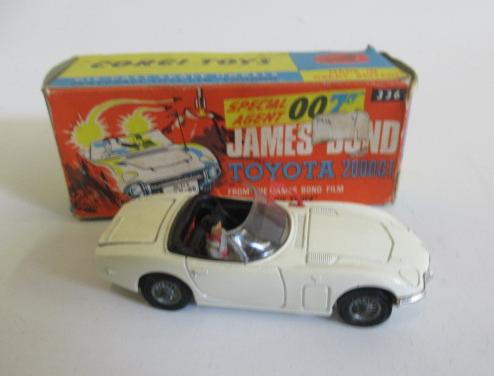 Corgi 336 James Bond Toyota 2000 GT (missing missiles and James Bond passenger and inner box Image