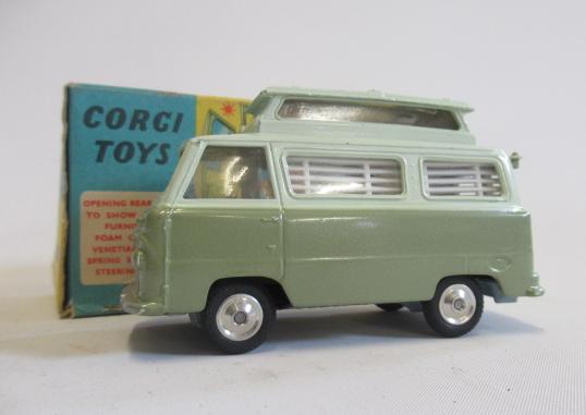 Corgi 420 Airborne caravan in two tone green Image