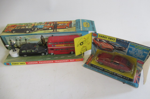 Corgi Gift Set No 35 London Transport Set Image