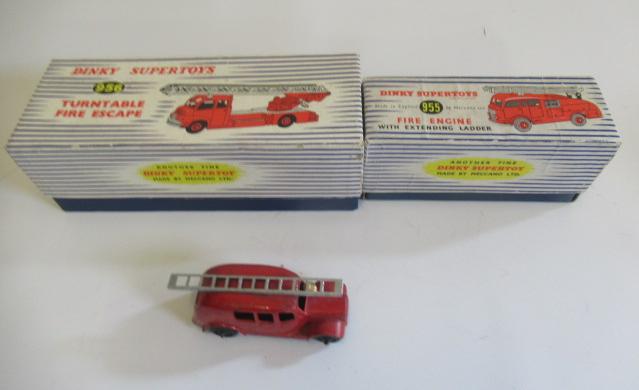 Dinky Fire Engines comprising 955 Fire Engine Image