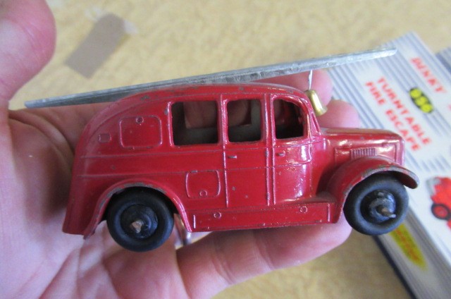 Dinky Fire Engines comprising 955 Fire Engine Image