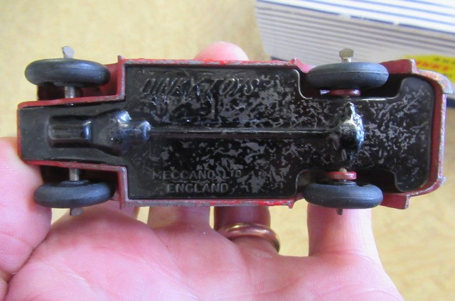 Dinky Fire Engines comprising 955 Fire Engine Image