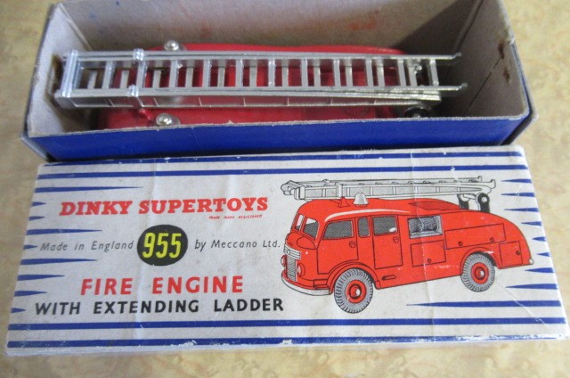 Dinky Fire Engines comprising 955 Fire Engine Image