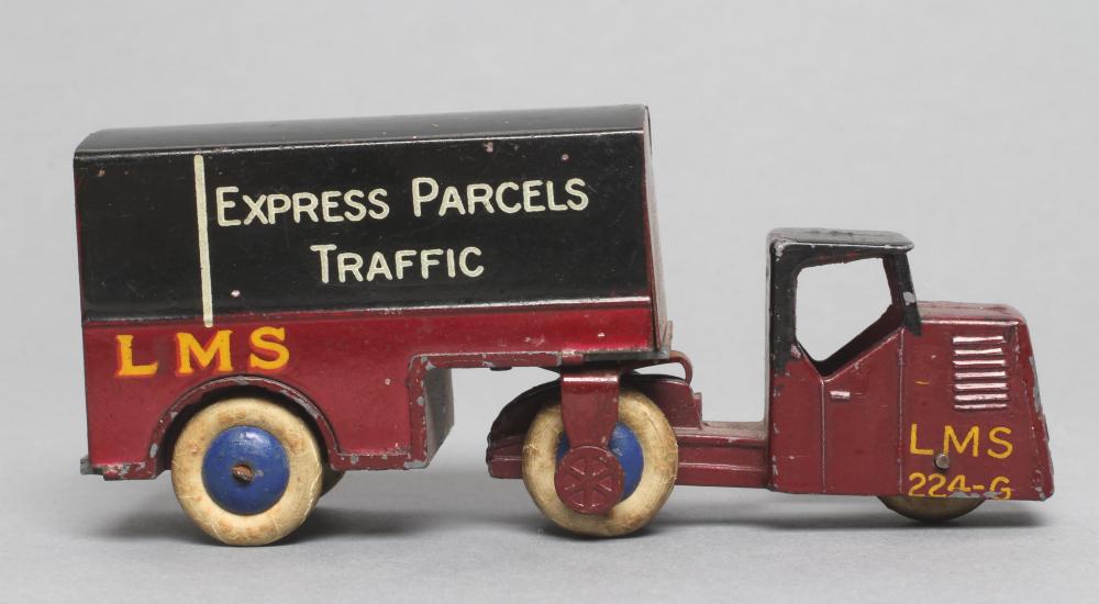Dinky 33 Series Mechanical Horse L.M.S. Express Parcels Traffic Image