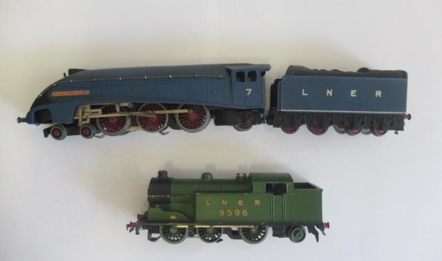 Hornby Dublo Sir Nigel Gresley A4 and Hornby Dublo 0-6-2 L.N.E.R. tank Image