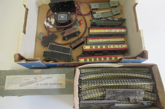 Unboxed Hornby Dublo three rail trains including Silver King (no tender) Image