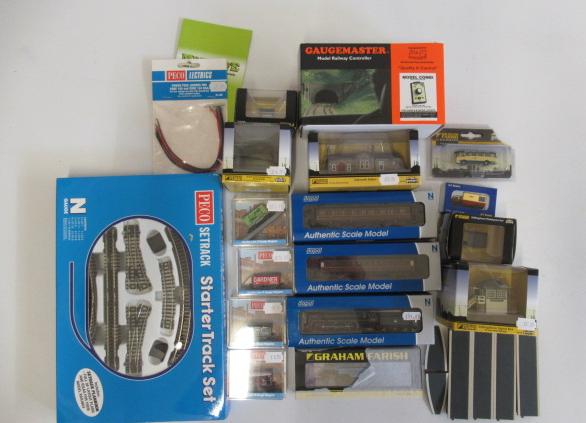 N gauge trains and accessories by Dapol Image